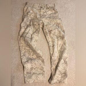Floral Patterned Cargo Pants. ZARA.